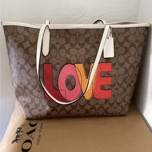 NEW Coach City Tote signature canvas Love valentines day gift